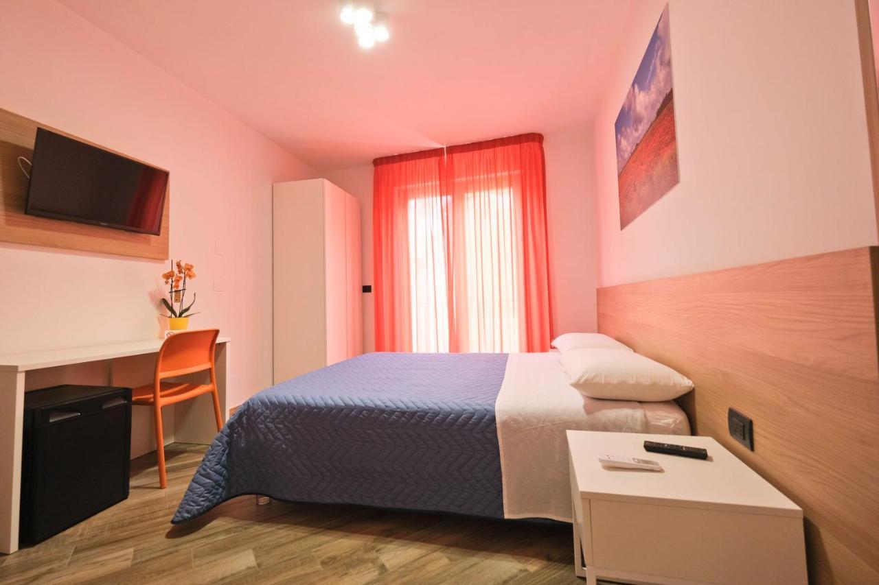 Il Porto Affittacamere B&B Бриндизи Екстериор снимка