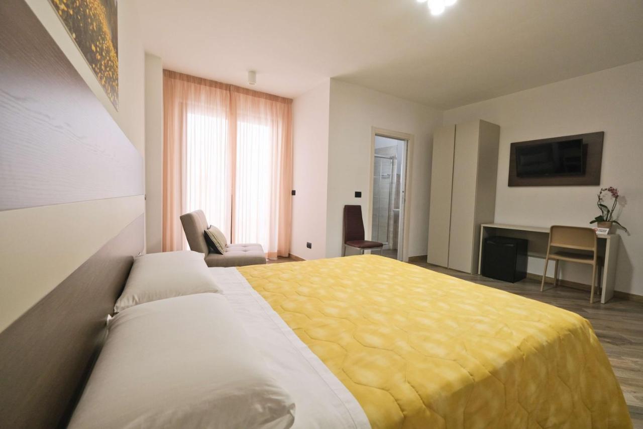 Il Porto Affittacamere B&B Бриндизи Екстериор снимка