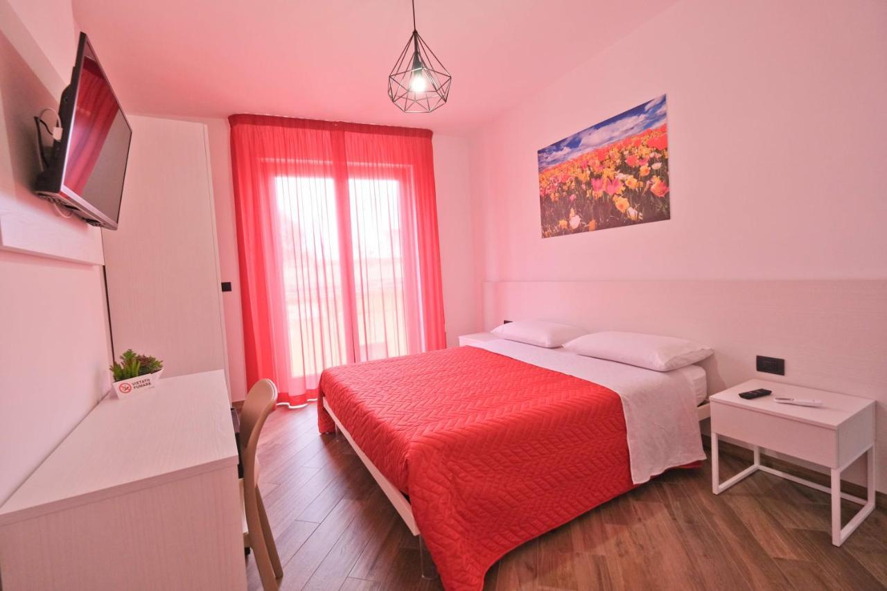 Il Porto Affittacamere B&B Бриндизи Екстериор снимка