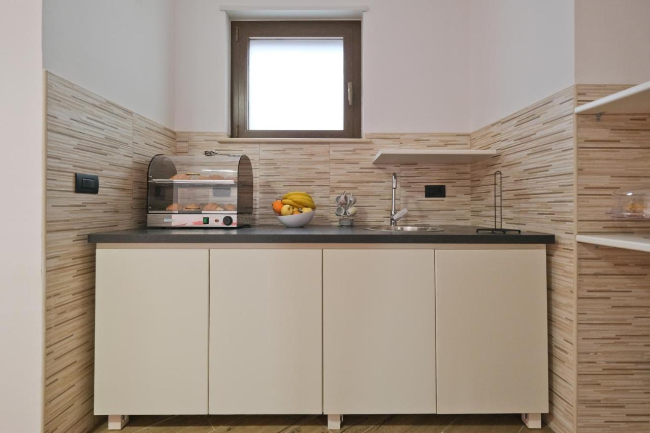 Il Porto Affittacamere B&B Бриндизи Екстериор снимка
