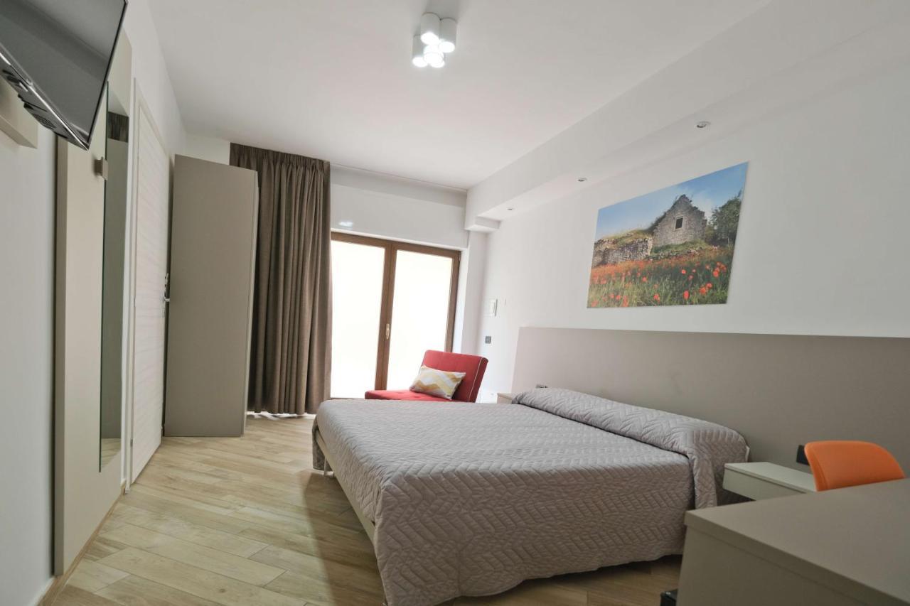 Il Porto Affittacamere B&B Бриндизи Екстериор снимка