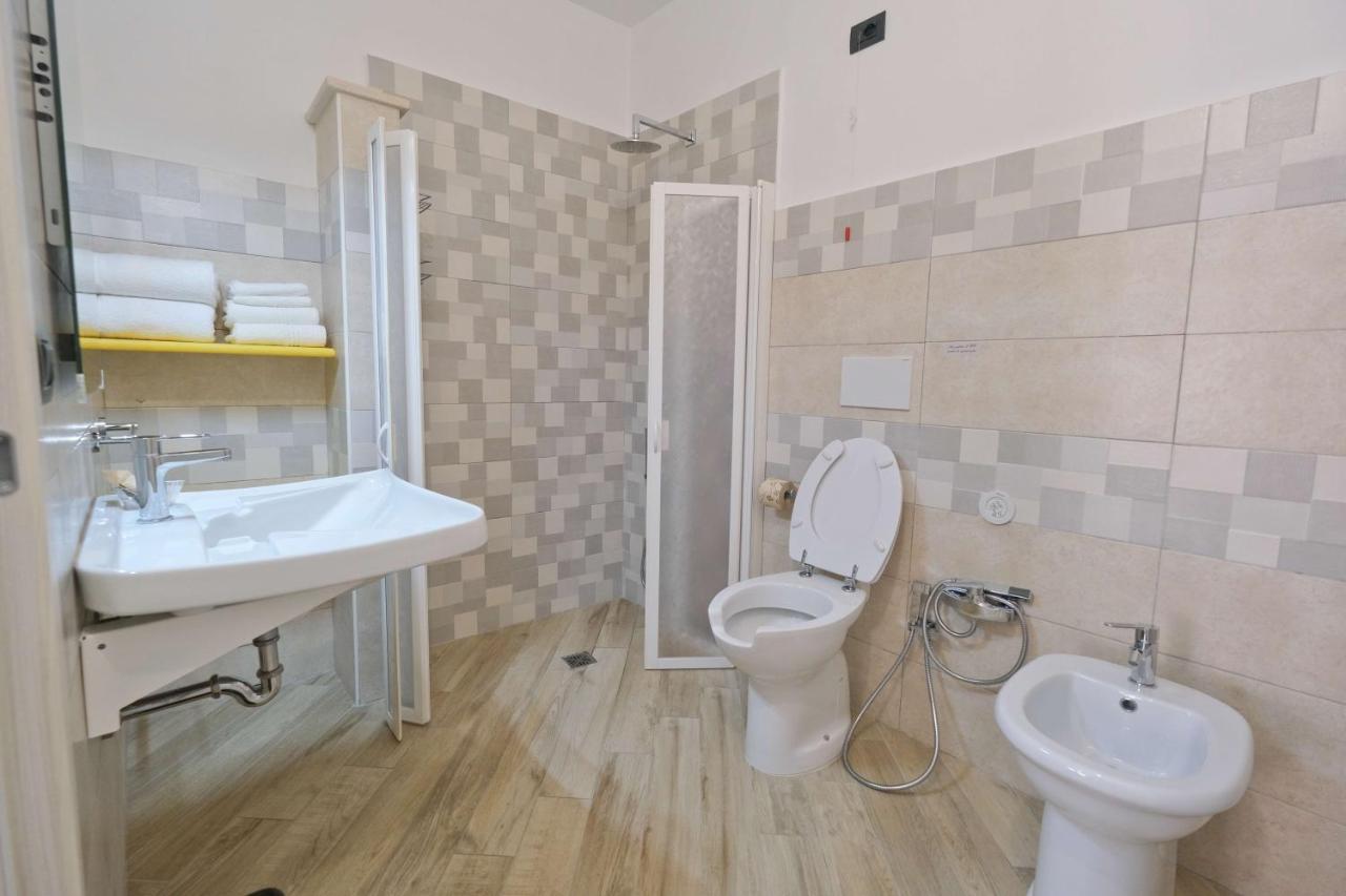 Il Porto Affittacamere B&B Бриндизи Екстериор снимка