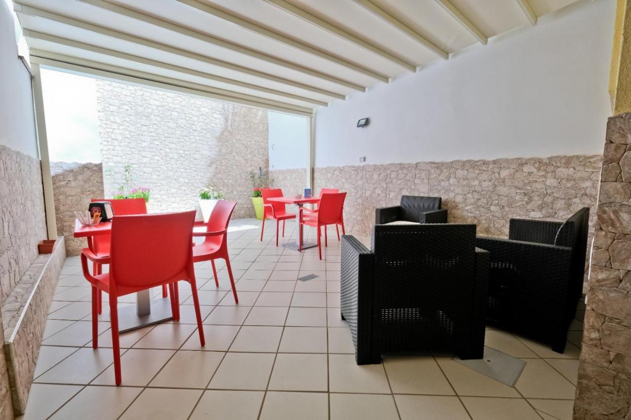Il Porto Affittacamere B&B Бриндизи Екстериор снимка