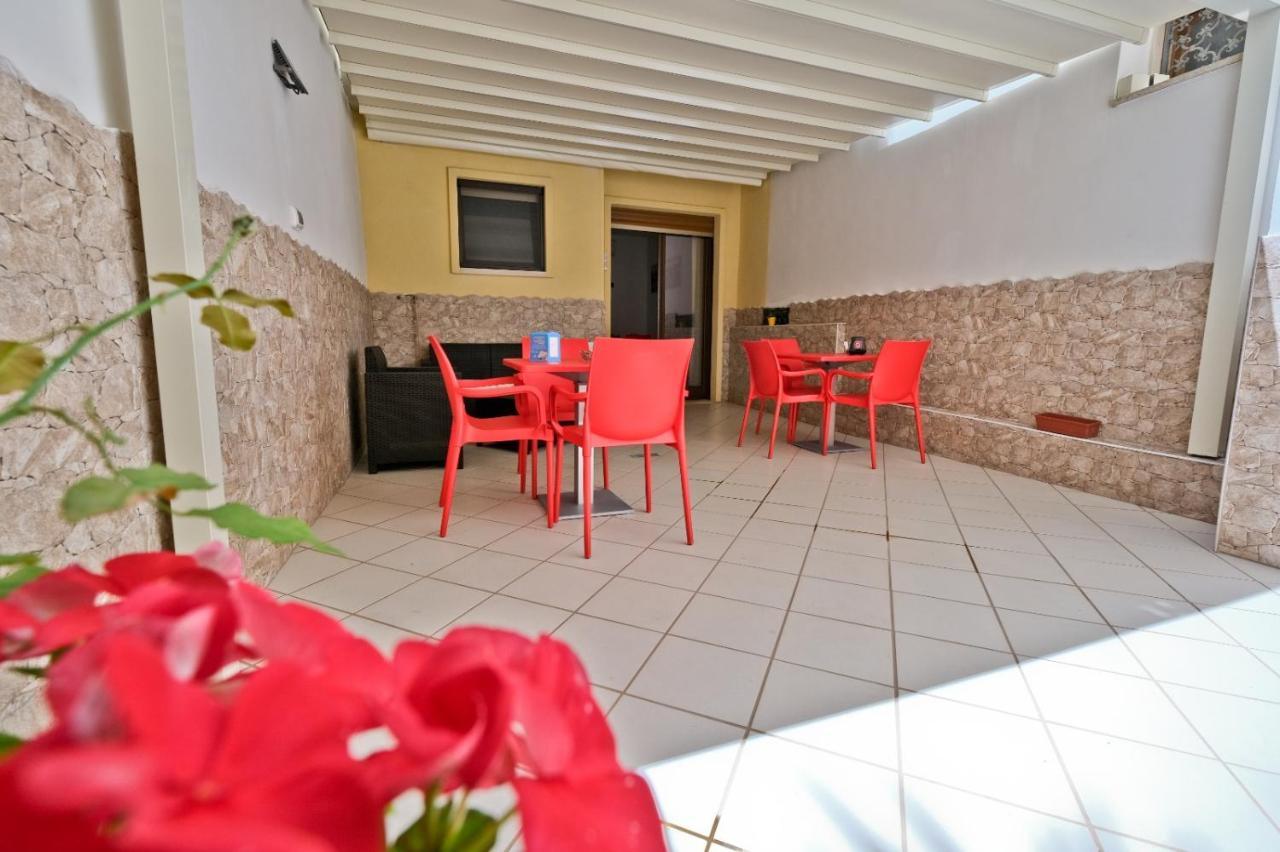 Il Porto Affittacamere B&B Бриндизи Екстериор снимка