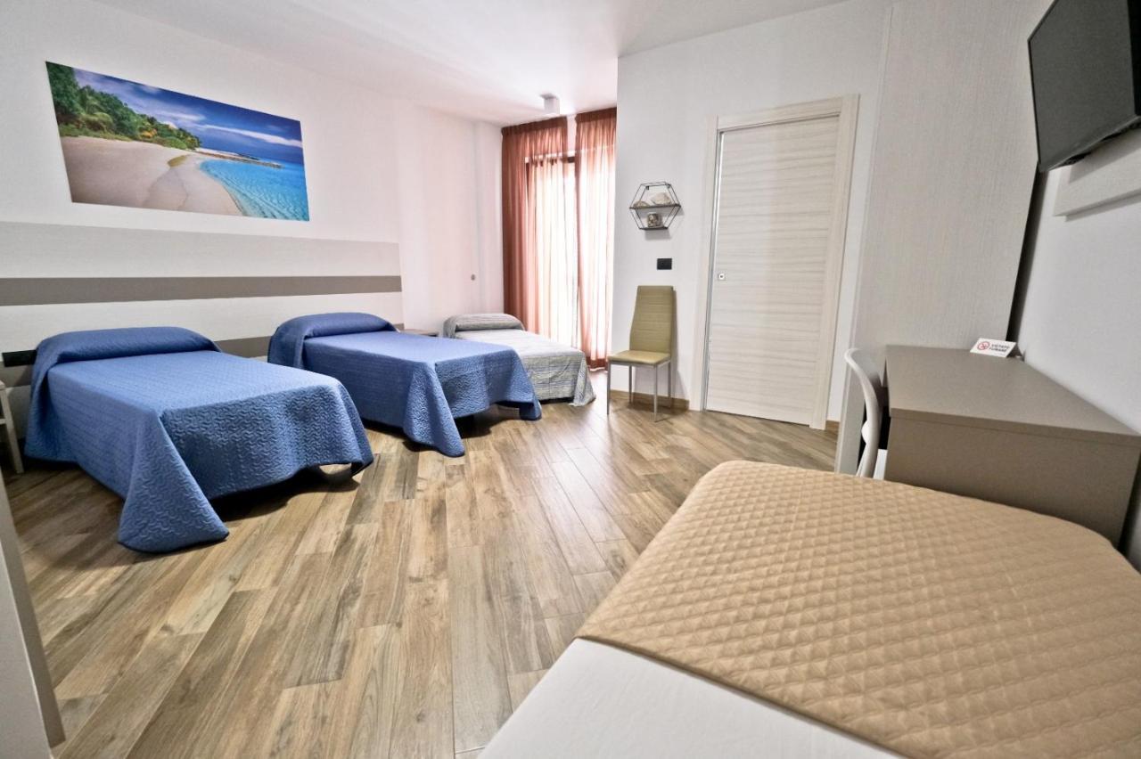 Il Porto Affittacamere B&B Бриндизи Екстериор снимка