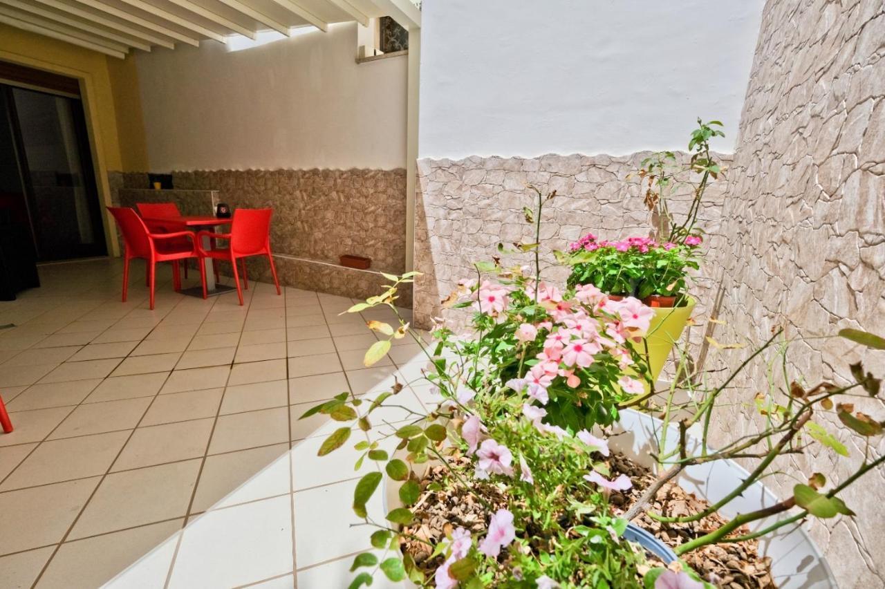Il Porto Affittacamere B&B Бриндизи Екстериор снимка