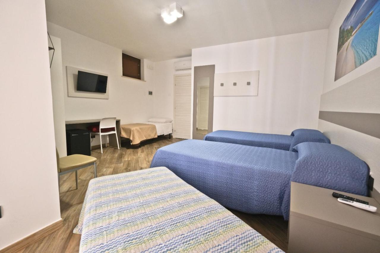 Il Porto Affittacamere B&B Бриндизи Екстериор снимка